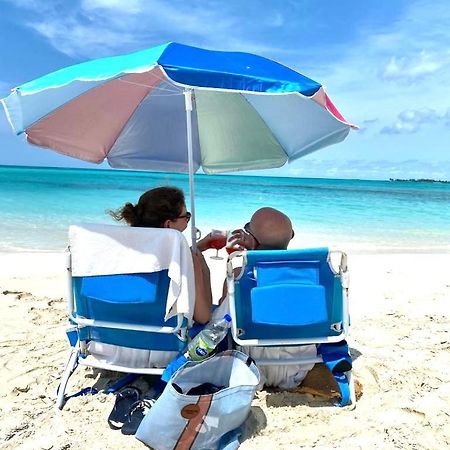 Studio, 100 Feet From The Beach 拿骚 外观 照片