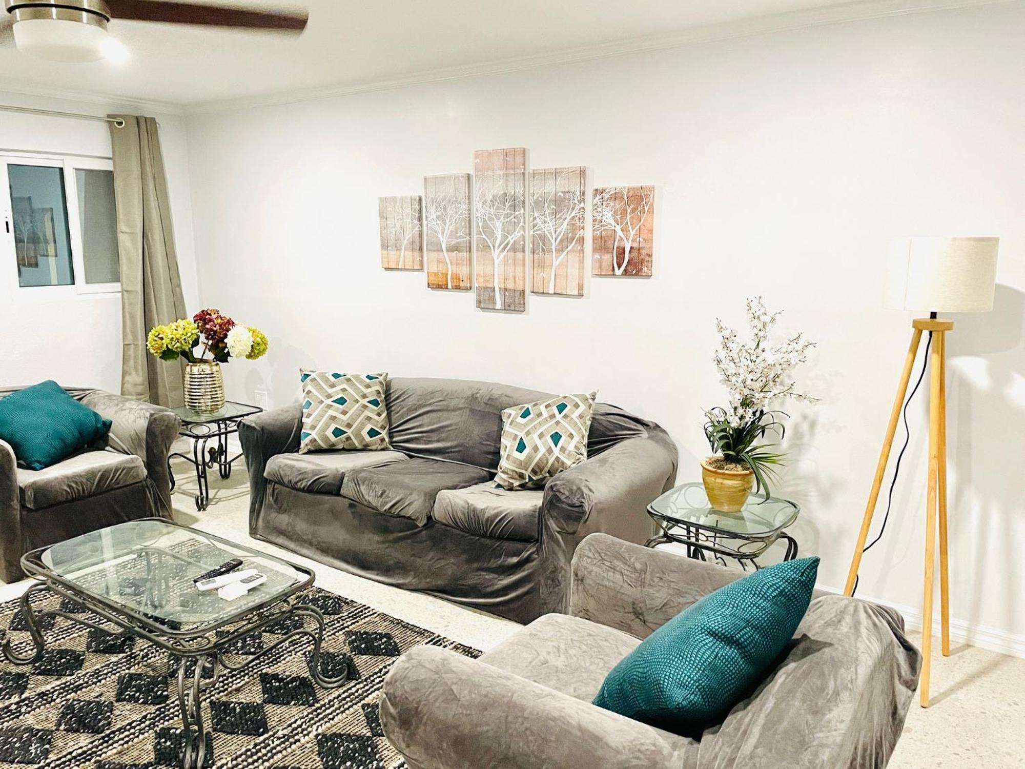 Studio, 100 Feet From The Beach 拿骚 外观 照片
