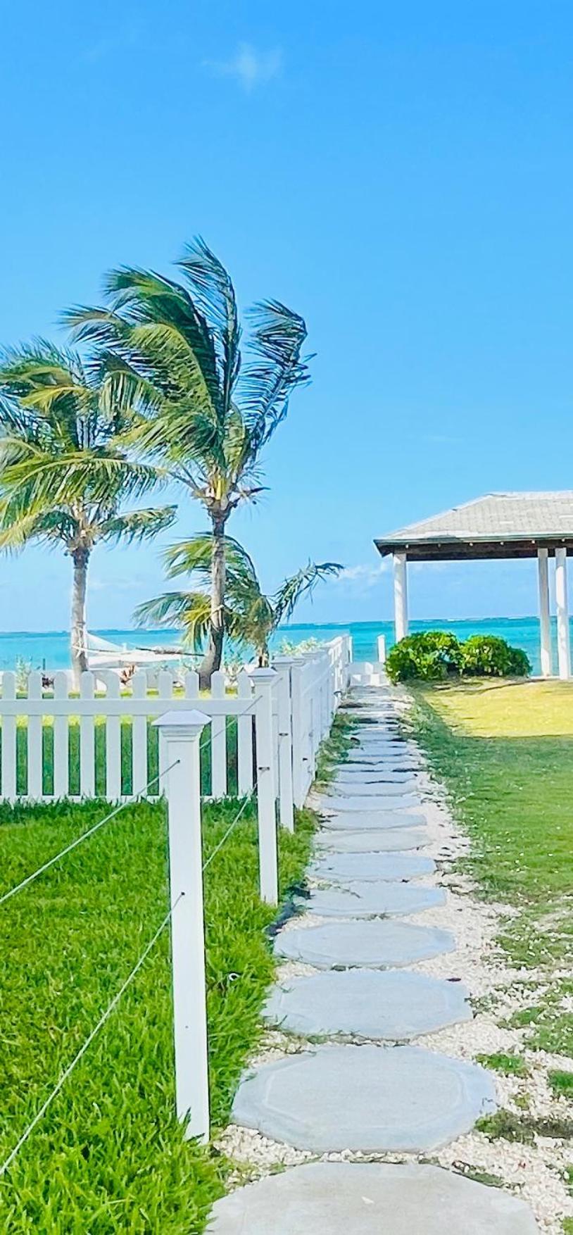 Studio, 100 Feet From The Beach 拿骚 外观 照片