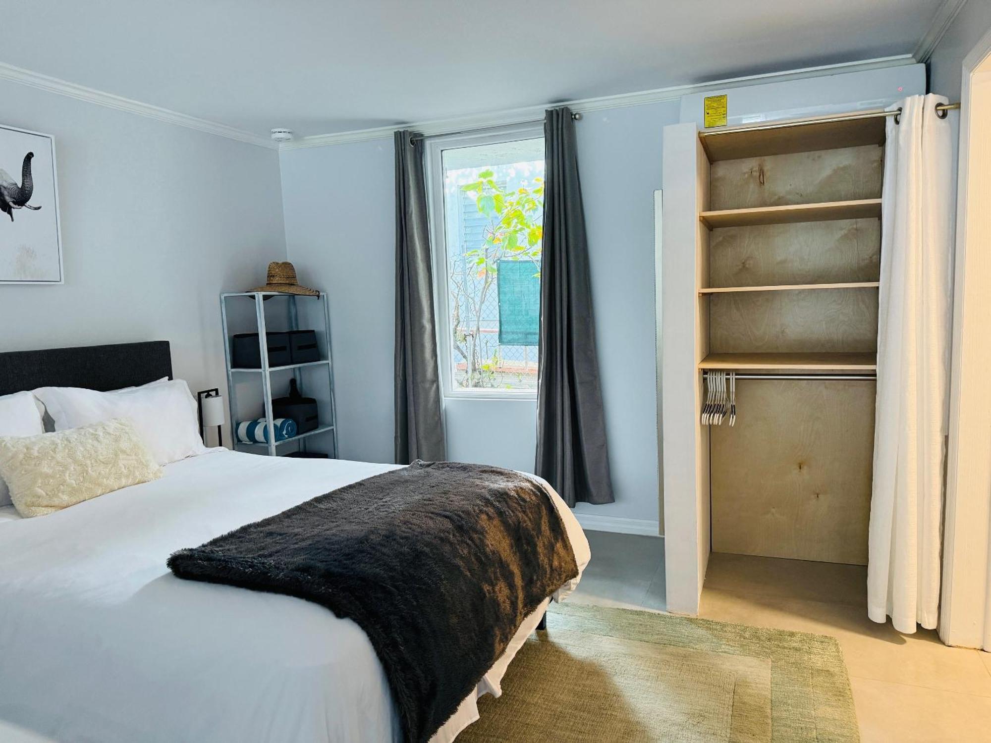 Studio, 100 Feet From The Beach 拿骚 外观 照片